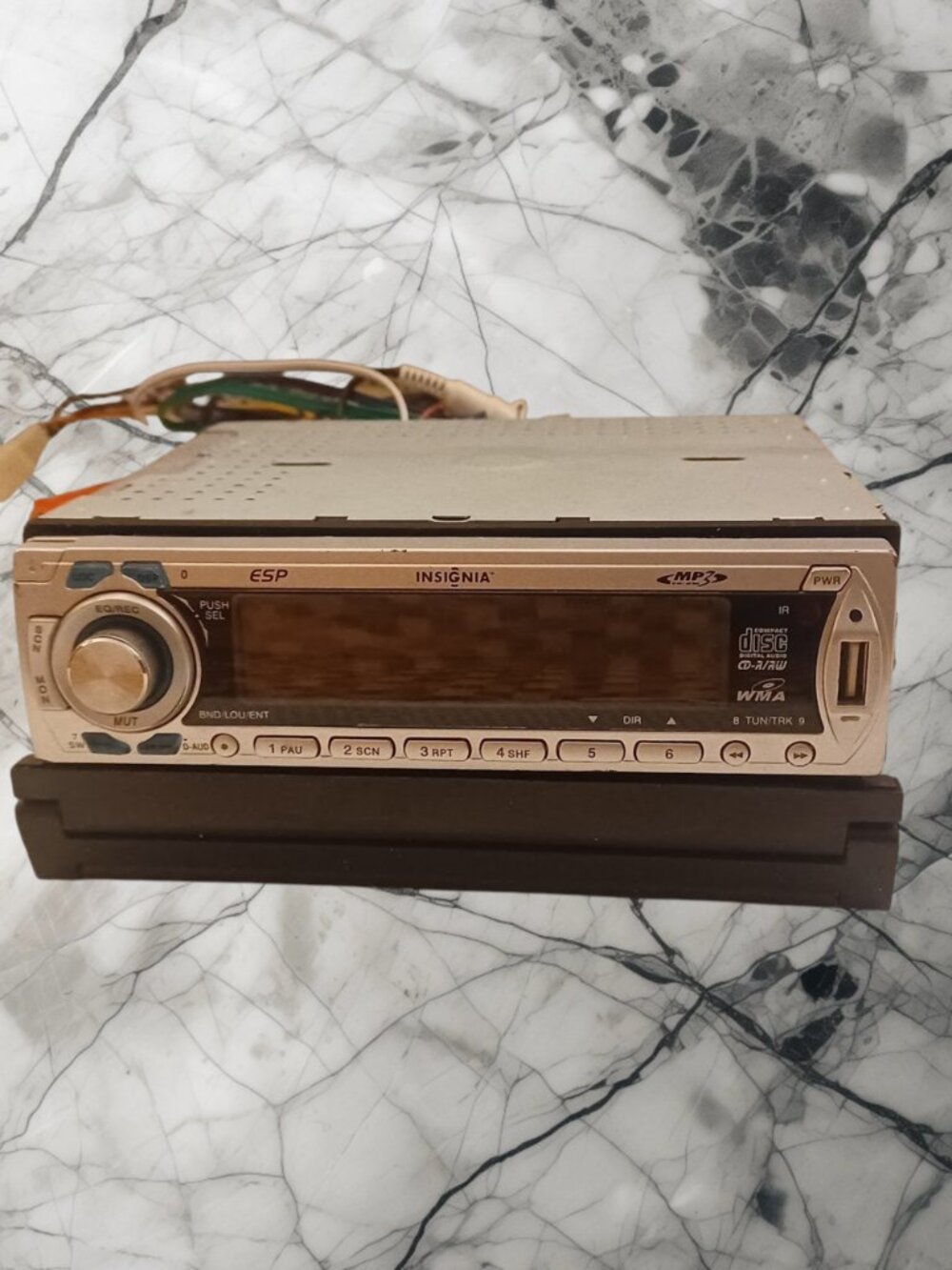 Insignia Car CD/MP3 Player - Removeable Faceplate TESTED